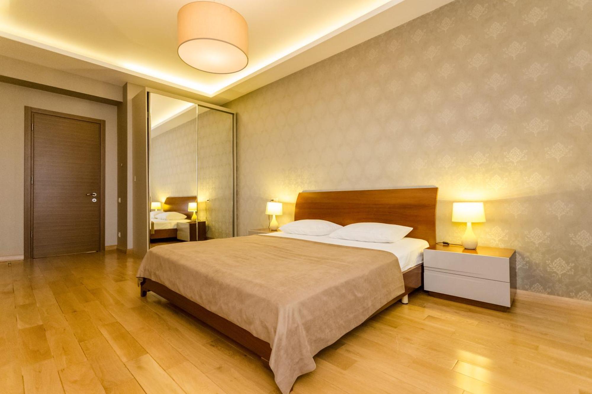 Deluxe In The Tiflis
